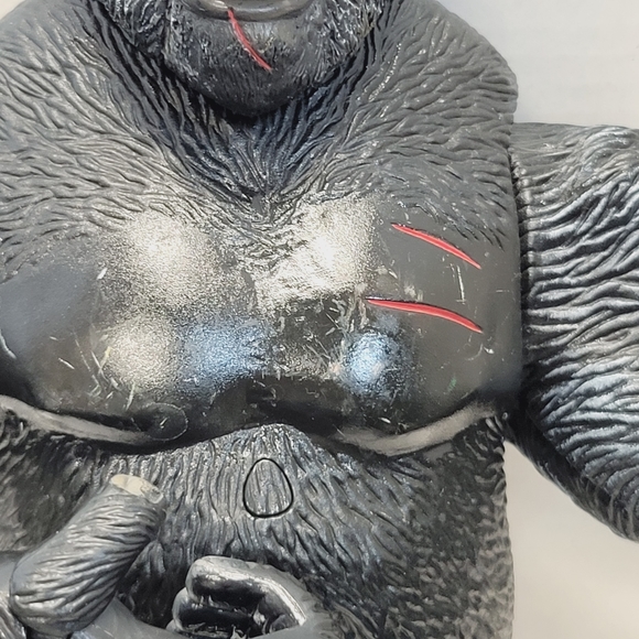 2005 Universal Studios 14" King Kong - Picture 10 of 17